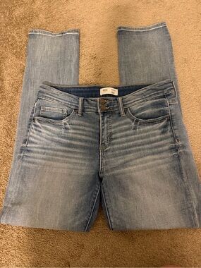 BKE Women's Light Blue Stretch straight  Jeans